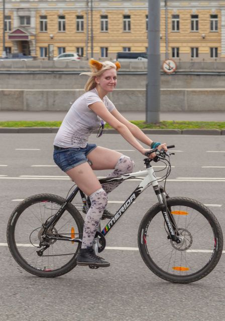 94813_uchastniki_veloparada_9067381821.jpg